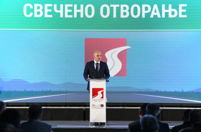 Ковачевски: Инвестициите во патната инфраструктура се показател дека Северна Македонија силно и интензивно ја развиваме