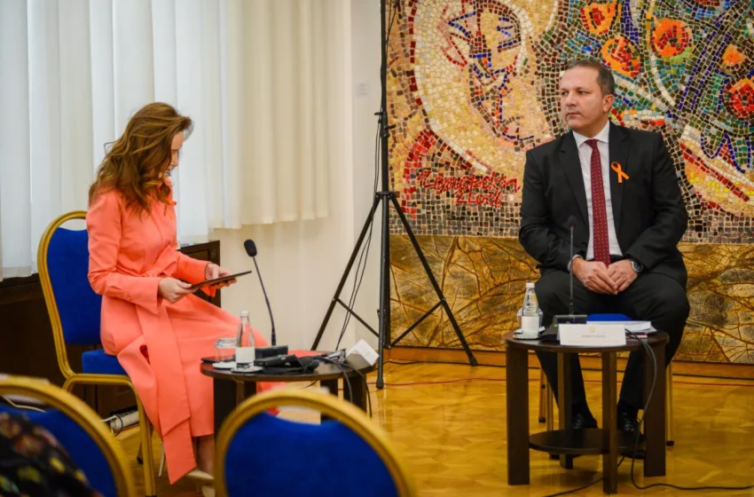  Спасовски: МВР во соработка со ОБСЕ изготвува мобилна апликација со Прирачник за прв одговор при пријава за сторено семејно насилство