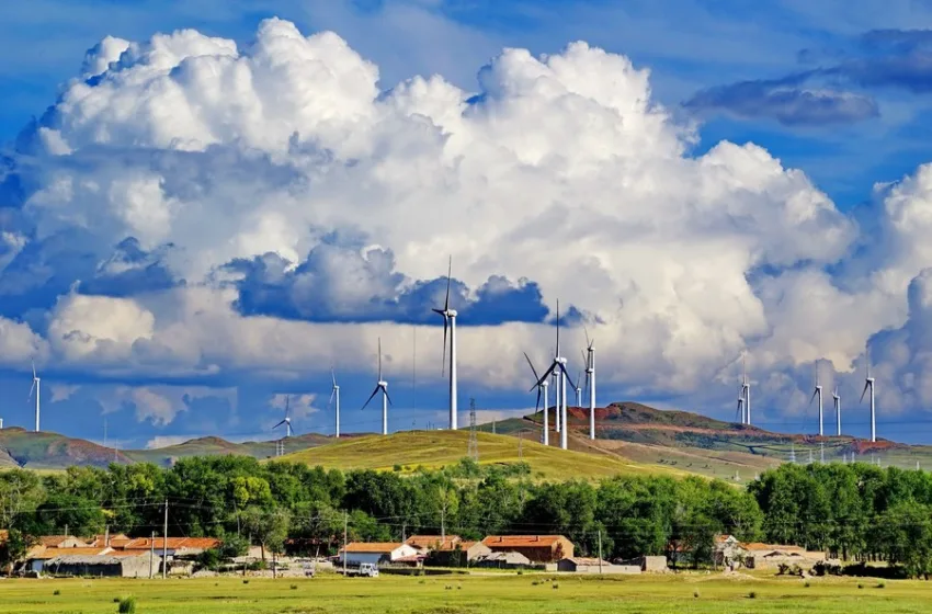  ЗАБРЗАН ЗЕЛЕН РАЗВОЈ НА КИНА: Капацитетите на соларната и на ветерната енергија се зголемуваат