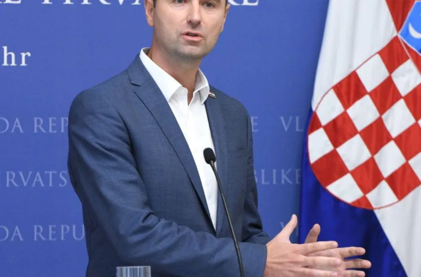  ХРВАТСКИ МИНИСТЕР ИМ ОДБРУСИ НА ПЕКАРИТЕ: Нема никаква причина за зголемување на цената на лебот