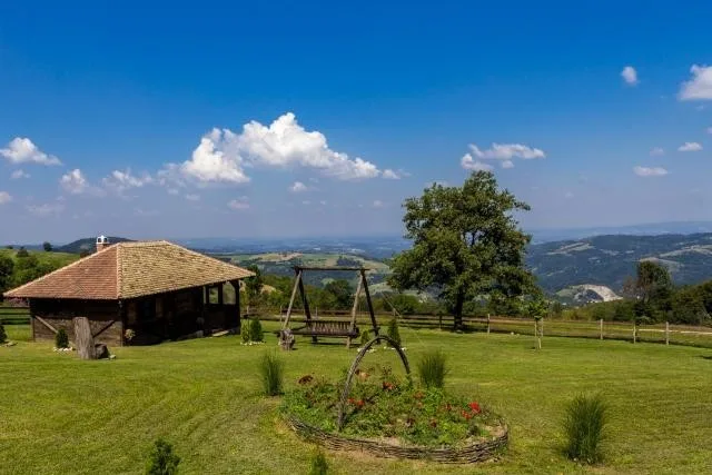  УШТЕ ПОВЕЌЕ ПАРИ ОД ДРЖАВАТА ЗА КУПУВАЊЕ КУЌА НА СЕЛО – српските граѓани можат да ги добијат парите само ако ги исполнуваат овие услови