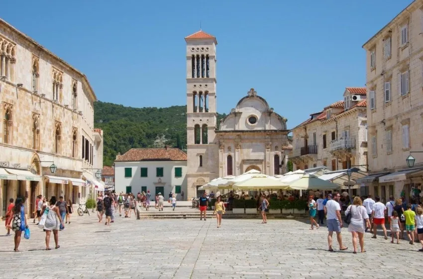  ПРОТЕКОА НЕОФОЦИЈАЛНИ БРОЈКИ – еве за колку е продадена „Сунчани Хвар“ на фирмата од Обединетите Арапски Емирати