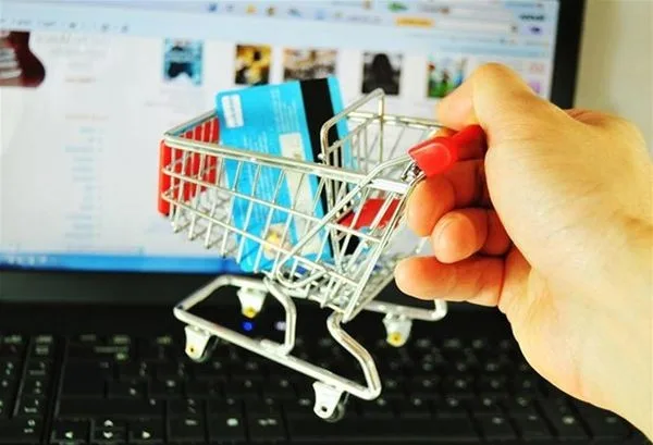  СЕ БЛИЖИ ЦРНИОТ ПЕТОК, А СО НЕГО И ОНЛАЈН ИЗМАМИТЕ – еве на што треба особено да внимаваме