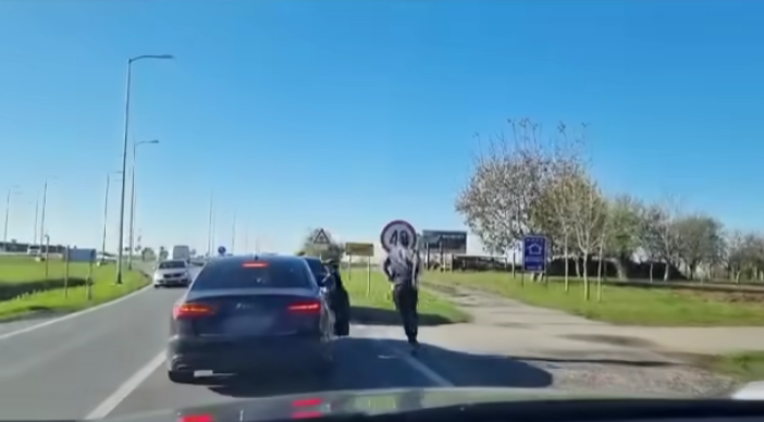 (ВИДЕО) ПОЛИЦИЈАТА НЕ РЕАГИРАШЕ: Хрвати нападнаа Срби од Сомбор