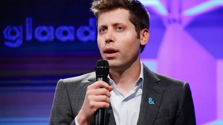  ПРЕСВРТНИЦА: ИМАШЕ ОТКАЗ И ИМАШЕ БИЗАРНИ СЛУЧУВАЊА, НО СЕМ СЕ ВРАЌА – еве кој сѐ бараше да се врати популарниот извршен директор