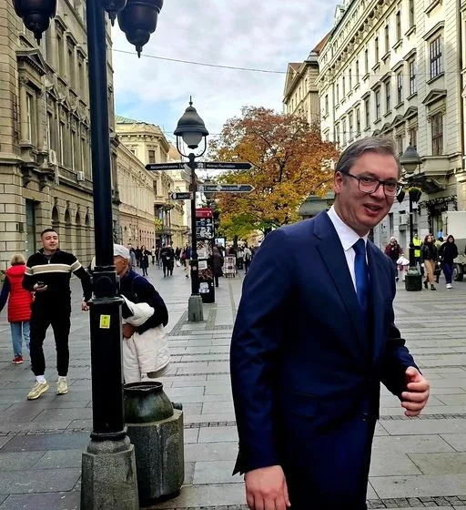 БУРЕК ИЛИ ЌЕБАПИ: Вучиќ одговара на прашања од следбениците