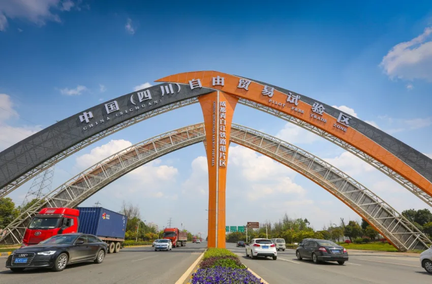  МУЛТИМОДАЛНИОТ ТРАНСПОРТ ВО КИНА ГО ПОМАГА РАСТОТ: Целосна интеграција на поморските, железничките, патните и воздушните транспортни канали