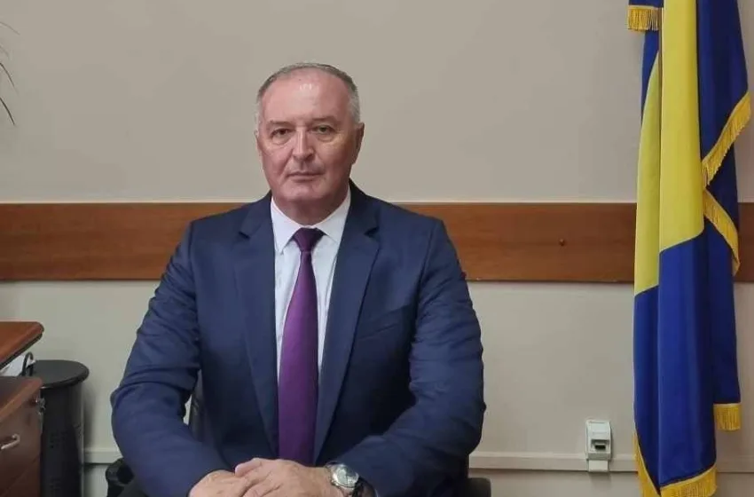  БОСАНСКИ МИНИСТЕР ТВРДИ ДЕКА ПОСЕДУВА ФОТОГРАФИИ: Руски паравоени кампови има во Република Српска