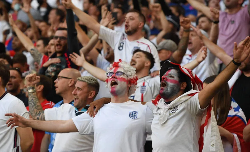 „Носете доволно кеш и пазете се да не залутате во женскиот тоалет!“