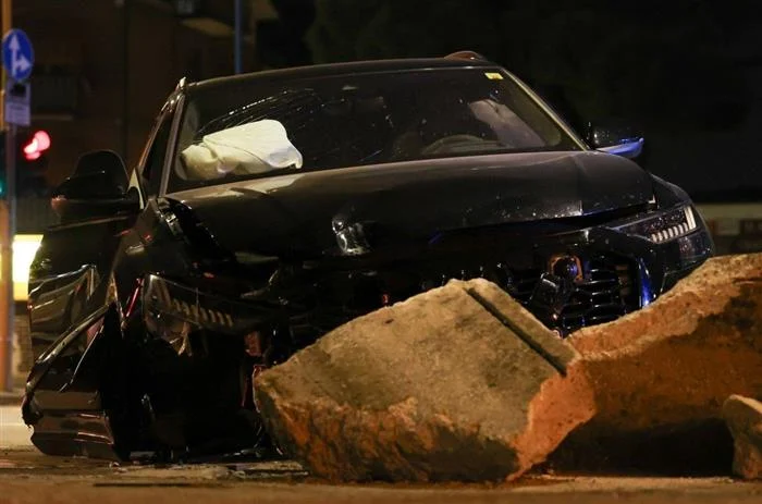  ВИДЕО: Балотели доживеа страшна несреќа, уништен автомобил од 100.000 евра