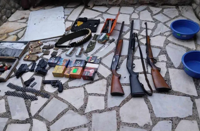  Претреси во Битола и Ресен, пронајдени оружје и муниција