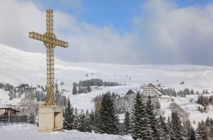  ФОТО: Попова Шапка во снежно руво, изгледа преубаво!