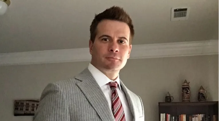  Поранешниот агент на ЦИА дрогирал, сексуално злоставувал и фотографирал десетици жени голи