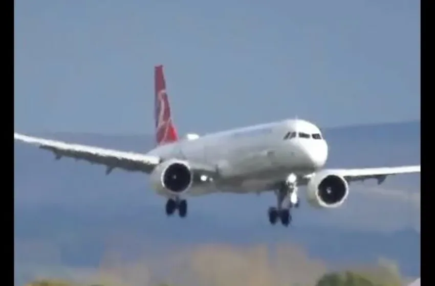  ВИДЕО Погледнете како изгледаше битката на авионот со бурата Сиаран и ветерот од 150 км/ч