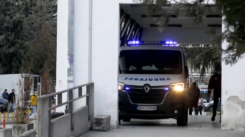  Детали од несреќата на патот Велес-Извор: Повредени 16, двајца пренесени на Клинички