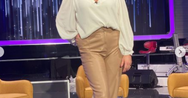  (ВИДЕО) Најлошиот пад: Водителка се струпoли на сцената на „Ѕвездите на Гранд“