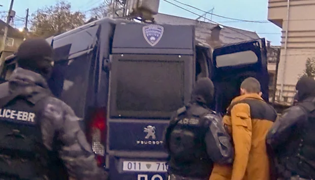  МВР со детали за акцијата во Струга (фото, видео)