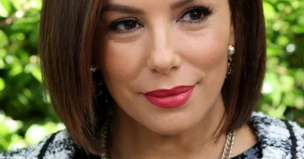  „Изгледаш 10 години помладо“ – Ева Лонгорија има нова фризура