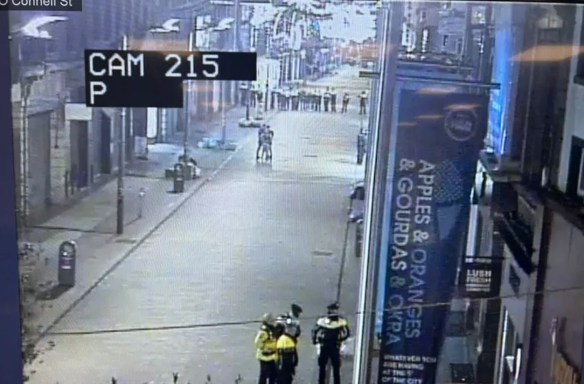  Немири во Даблин по напад во близина на училиште – запален автобус, демонстрантите се судрија со полицијата