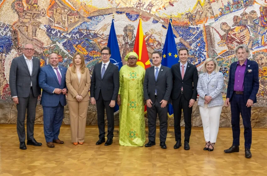  Средба на претседателот Пендаровски со членовите на Управниот одбор на Глобалниот парламент на градоначалници