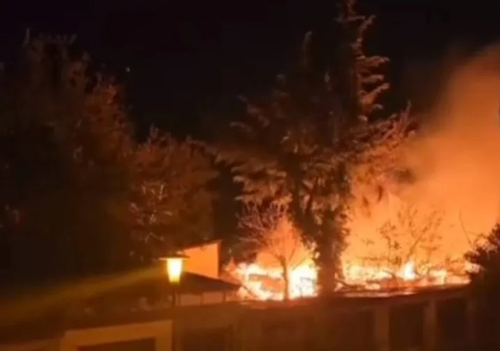 Левица обвинува дека пожарот на стари објекти во Влае е планирана изградба на нови згради