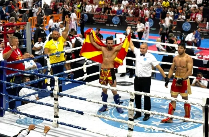 Илиоски ја обедини европската и светската кик бокс титула