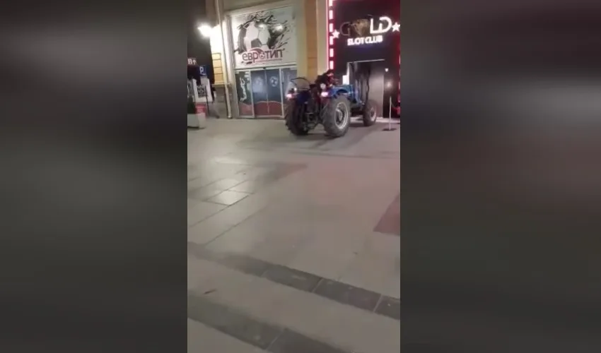 ВИДЕО: Маж со трактор се обиде да влезе во казино во Битола