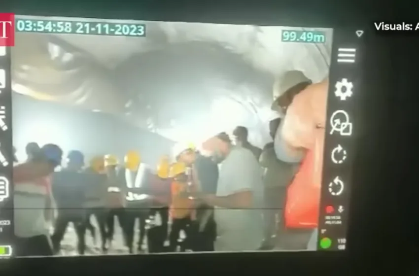 ВИДЕО: Прва снимка од срушениот тунел – 41 работник ДЕВЕТ ДЕНА заробен, преку цевче примаат кислород и храна
