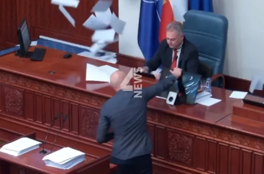 ВИДЕО: Драма во Собрание, искршени компјутери – амандмани летаа во воздух…
