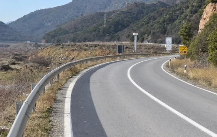  Комбе се преврте на патот Струмица-Валандово, има повредени