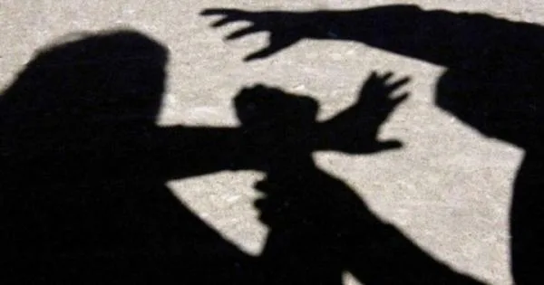 Женски оглас на денот: Ми требаат две девојчиња да истепаат една рошла