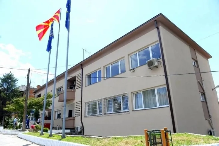  МВР: Лажни дојави за бомби во Кочани, протоколите ја гарантираат безбедноста на училиштата