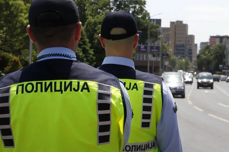 Претрес во скопски Чаир, пронајдена дрога, приведени се две лица