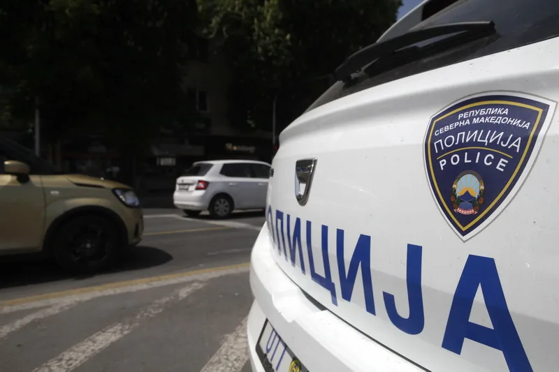 Во „тојота авенсис“ превезувал шест мигранти од Сирија