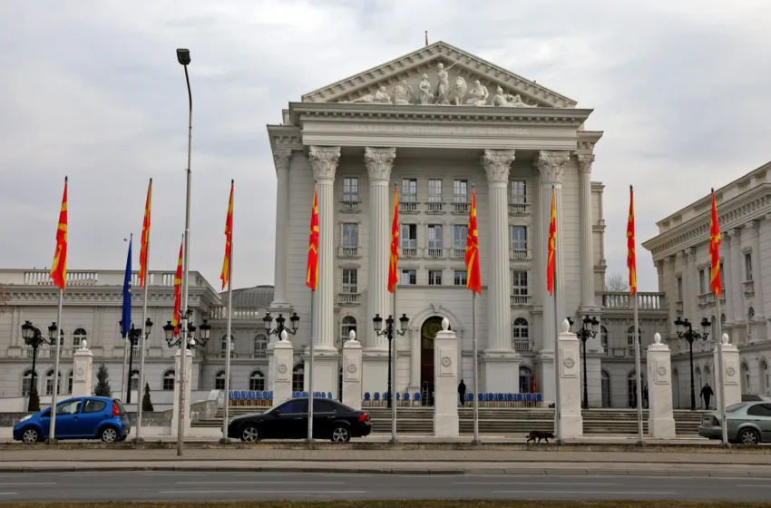  Државата ќе им плаќа половина превоз на вработените во администрацијата