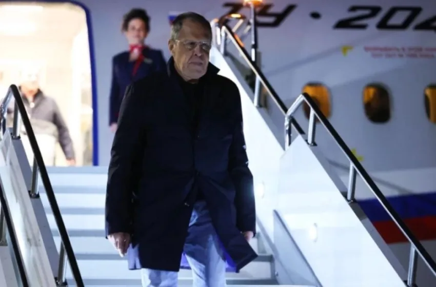  БУГАРИЈА СЕПАК НЕ ГО ПУШТИ АВИОНОТ НА ЛАВРОВ: Причината е Захарова