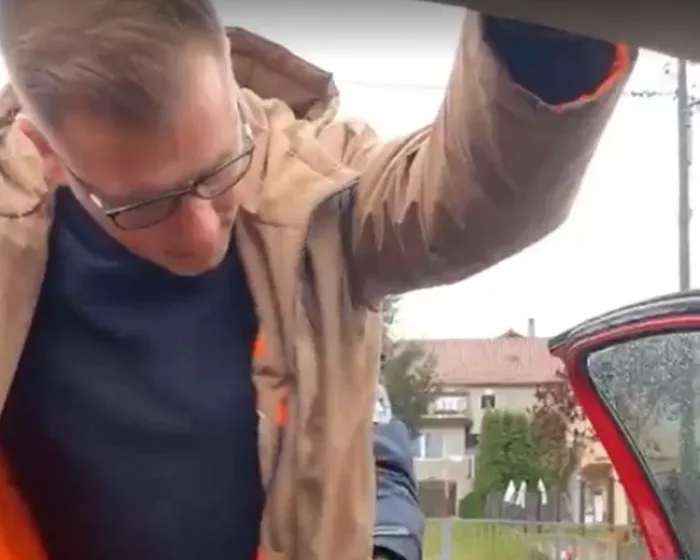  ВРАЧЕНИ МУ СЕ ДВЕ КАЗНИ: Приведен е српски политичар на Косово