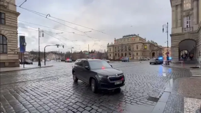 ВИДЕО Пукање на универзитет во Прага, има жртви и повредени