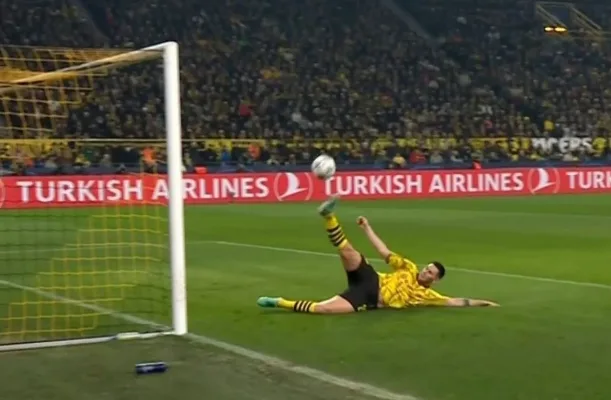 Невидена акробација на дефанзивецот на Борусија која може да го исфрли ПСЖ од ЛШ (ВИДЕО)
