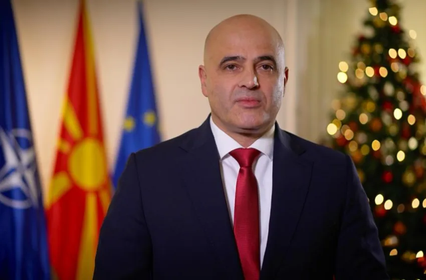 Ковачевски со честитка за новогодишните празници: Наша најголема вредност се луѓето, заедно направивме многу, со верба, оптимизам и мудрост ќе ги постигнеме целите пред нас