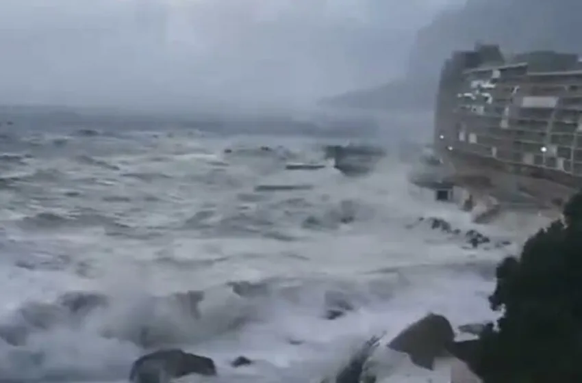  АВСТРАЛИЈА НА УДАР НА СИЛНО НЕВРЕМЕ: Пороите носат се пред себе, дува силен ветер