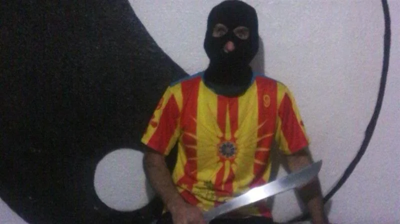 Избришан профилот на Влатко Кекишев, каде имаше фотографии со мачета во раката и фантомка