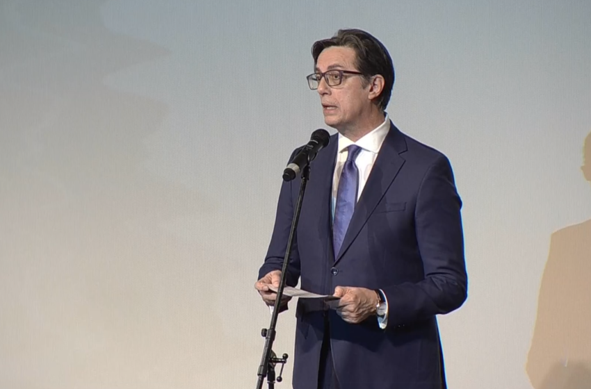  Пендаровски: Поделбите во македонското национално ткиво за уставните промени се контрапродуктивни за виталноста на нашата кауза