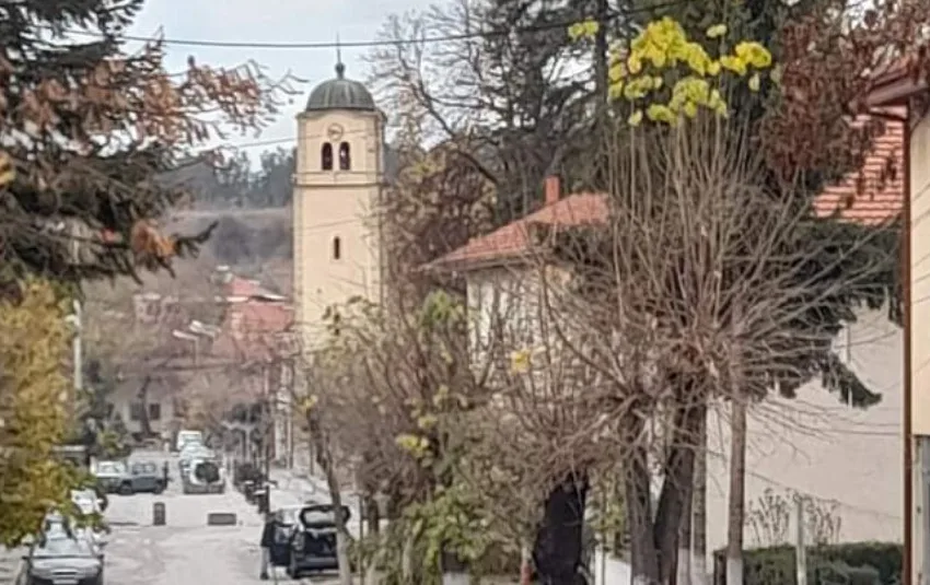 Доколку се наоѓате кај Беровското Езеро: Не тргнувајте на пат, ако имате потреба од храна и лекови да ги контактирате ЦУК на 112