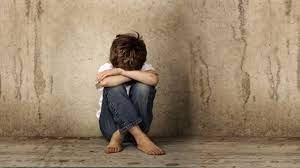  ХОРОР ВО ЦЕНТАР: Малолетници со закана со нож силувале друг малолетник и му одзеле личен предмет!