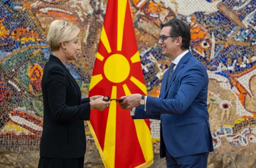  Претседателот Пендаровски ги прими акредитивните писма на новоименуваната амбасадорка на Латвија, Елита Кузма