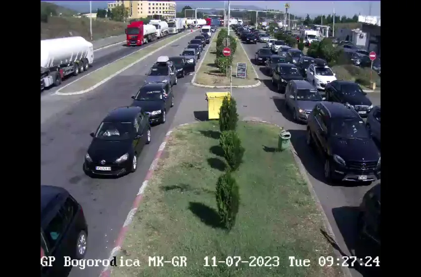  Последните работни денови од годинава ќе бидат пеколни на границите: Потребно е трпение поради сообраќајниот метеж