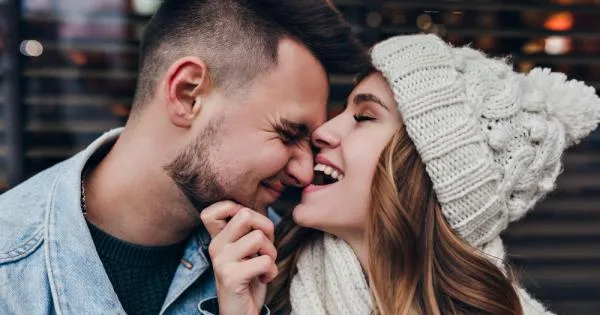  Кој прв кажува „те сакам“: Мажите или жените?