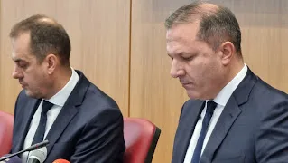 Таткото ги споделил информациите кога Вања сама ќе излезе од дома, ја убиле истиот ден со пиштол во 10 часот