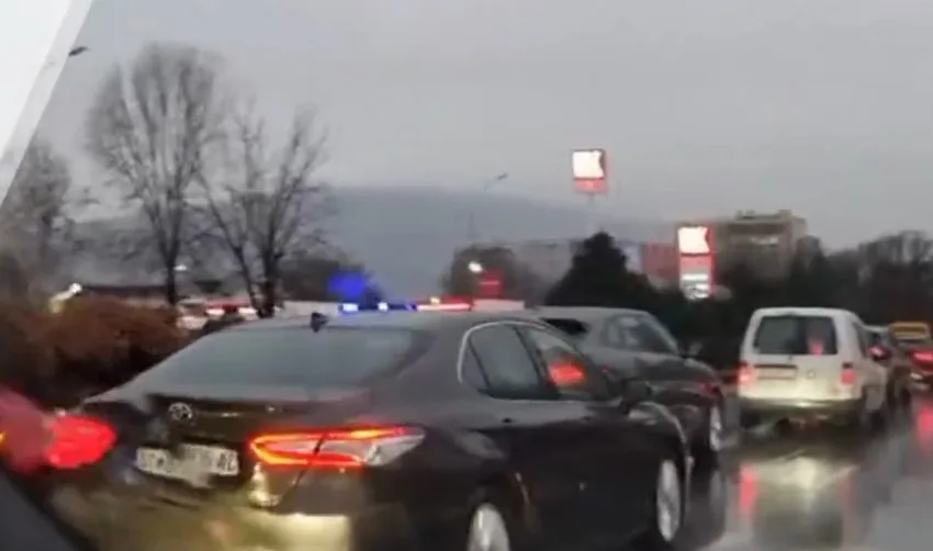 ВИДЕО: Карамбол на влез од Скопје, сообраќајот целосно парализиран